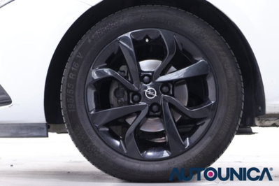 Opel Corsa 1.4 90CV GPL Tech 5 porte 120 Anniversary (14)