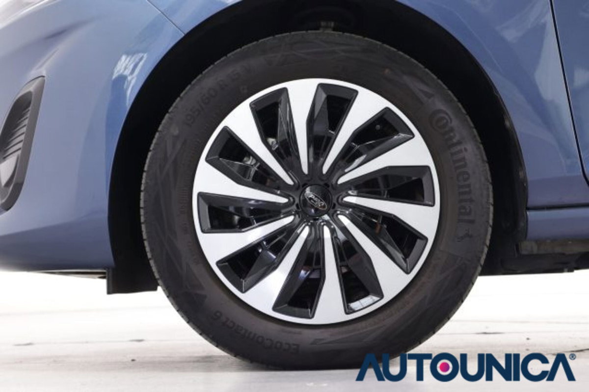 Ford Fiesta 1.1 75 CV 5 porte Titanium (13)