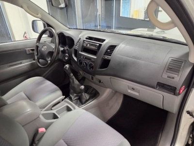 Toyota Hilux 2.5 D-4D 4WD 2p. Extra Cab DLX (10)