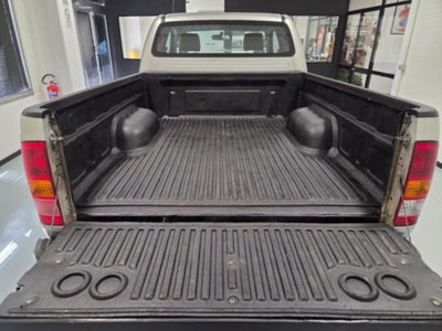 Toyota Hilux 2.5 D-4D 4WD 2p. Extra Cab DLX (12)