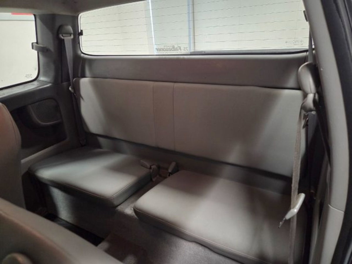 Toyota Hilux 2.5 D-4D 4WD 2p. Extra Cab DLX (19)