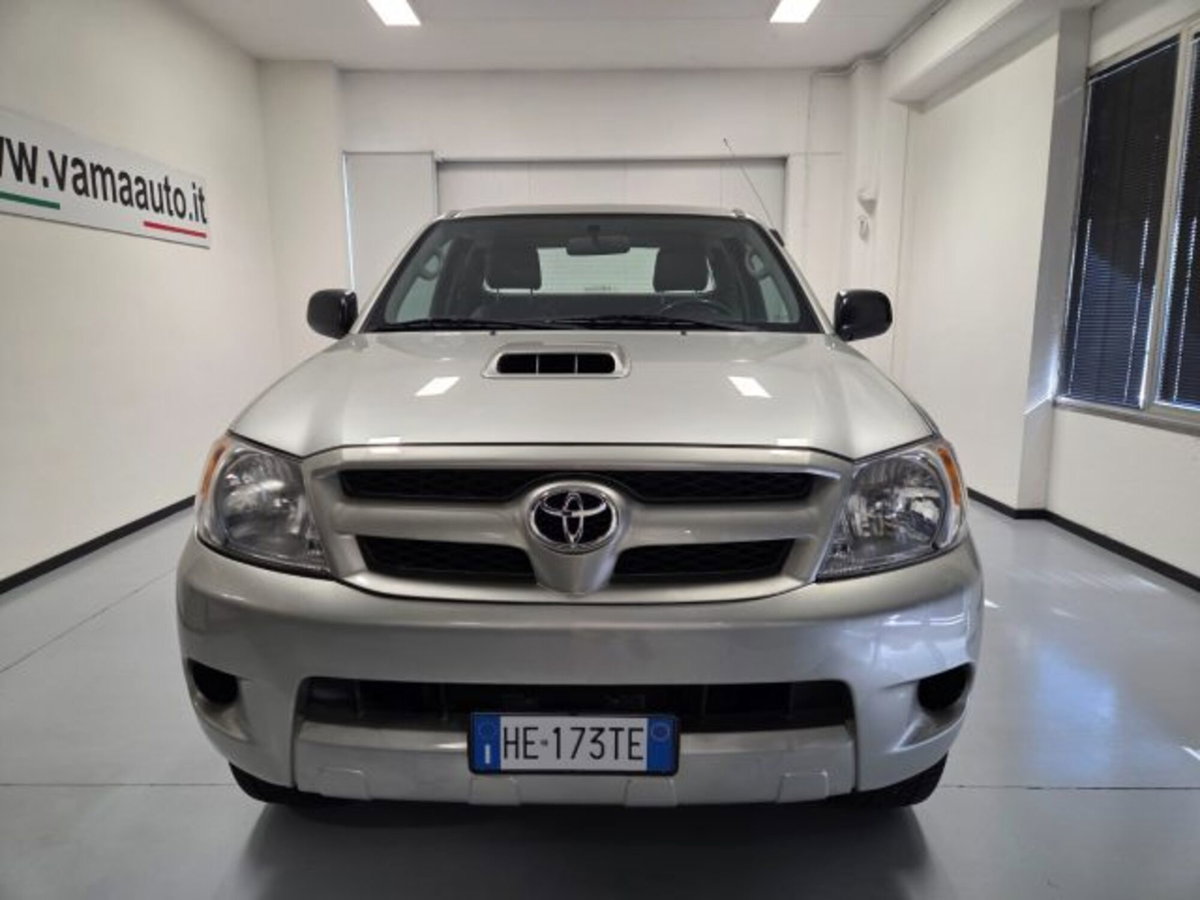 Toyota Hilux 2.5 D-4D 4WD 2p. Extra Cab DLX (2)