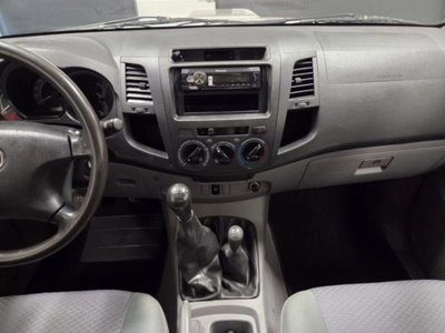 Toyota Hilux 2.5 D-4D 4WD 2p. Extra Cab DLX (20)