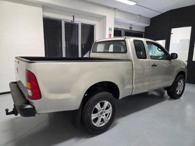 Toyota Hilux 2.5 D-4D 4WD 2p. Extra Cab DLX (4)