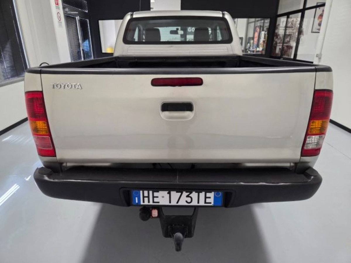 Toyota Hilux 2.5 D-4D 4WD 2p. Extra Cab DLX (5)