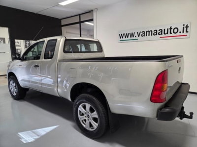 Toyota Hilux 2.5 D-4D 4WD 2p. Extra Cab DLX (6)
