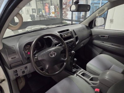 Toyota Hilux 2.5 D-4D 4WD 2p. Extra Cab DLX (7)