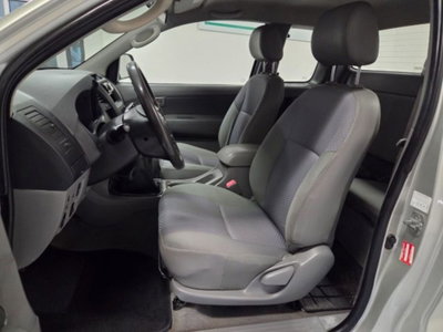 Toyota Hilux 2.5 D-4D 4WD 2p. Extra Cab DLX (8)