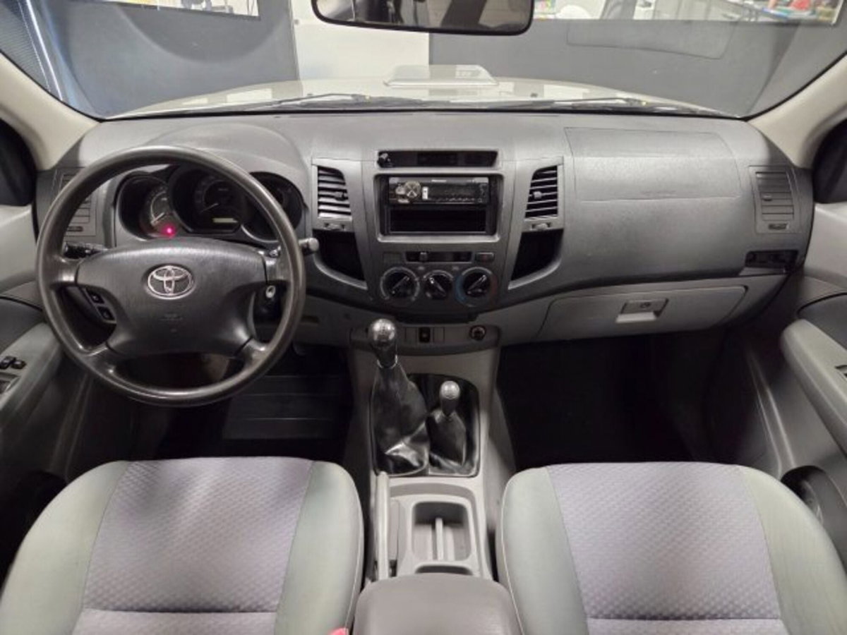 Toyota Hilux 2.5 D-4D 4WD 2p. Extra Cab DLX (9)