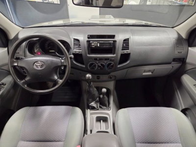 Toyota Hilux 2.5 D-4D 4WD 2p. Extra Cab DLX (9)