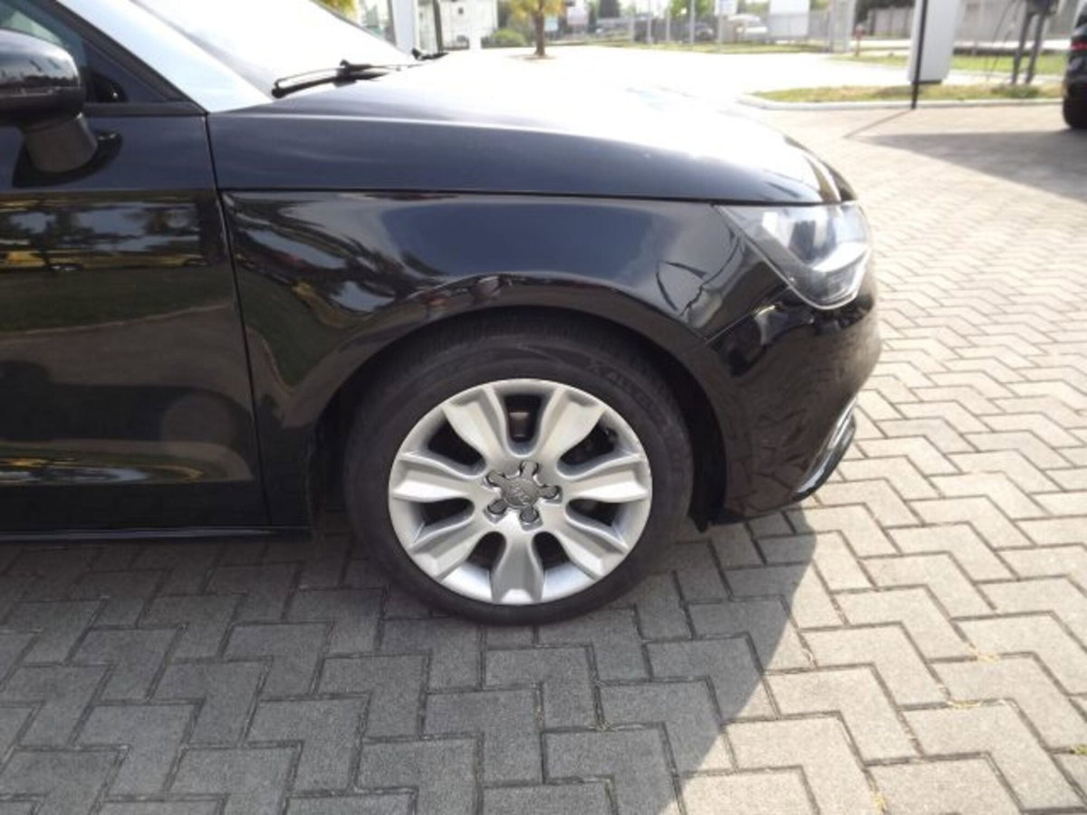 Audi A1 1.2 TFSI Ambition (12)