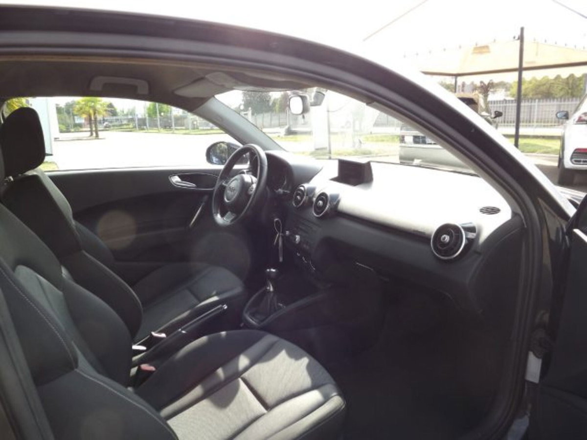 Audi A1 1.2 TFSI Ambition (9)