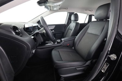 Mercedes-Benz CLA Shooting Brake 180 d Automatic Shooting Brake Business (2)