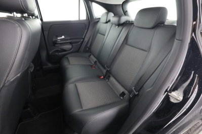 Mercedes-Benz CLA Shooting Brake 180 d Automatic Shooting Brake Business (3)