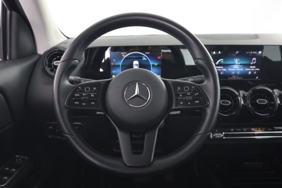 Mercedes-Benz CLA Shooting Brake 180 d Automatic Shooting Brake Business (5)