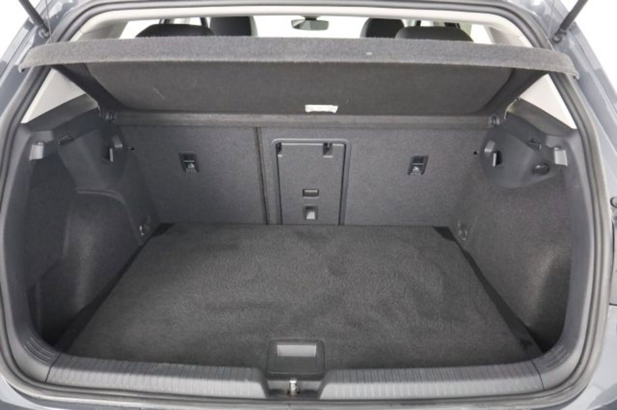 Volkswagen Golf Variant 1.0 eTSI EVO DSG Life (6)