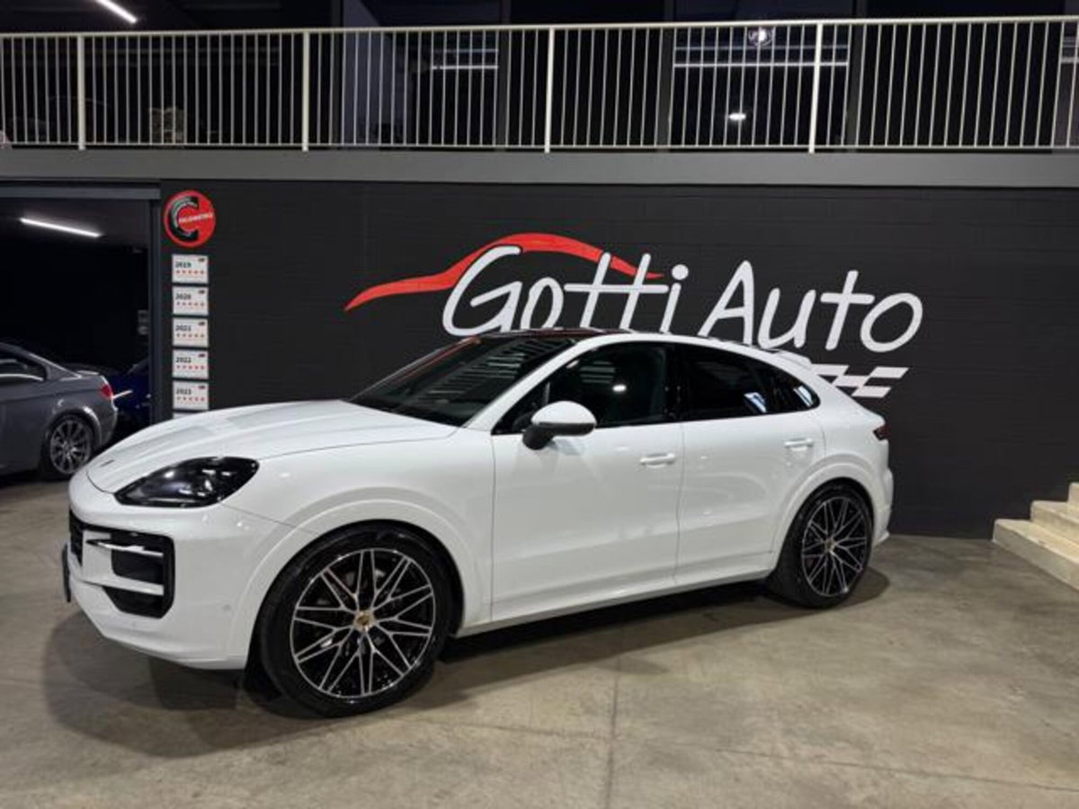 Porsche Cayenne Coupé 3.0 V6 (2)