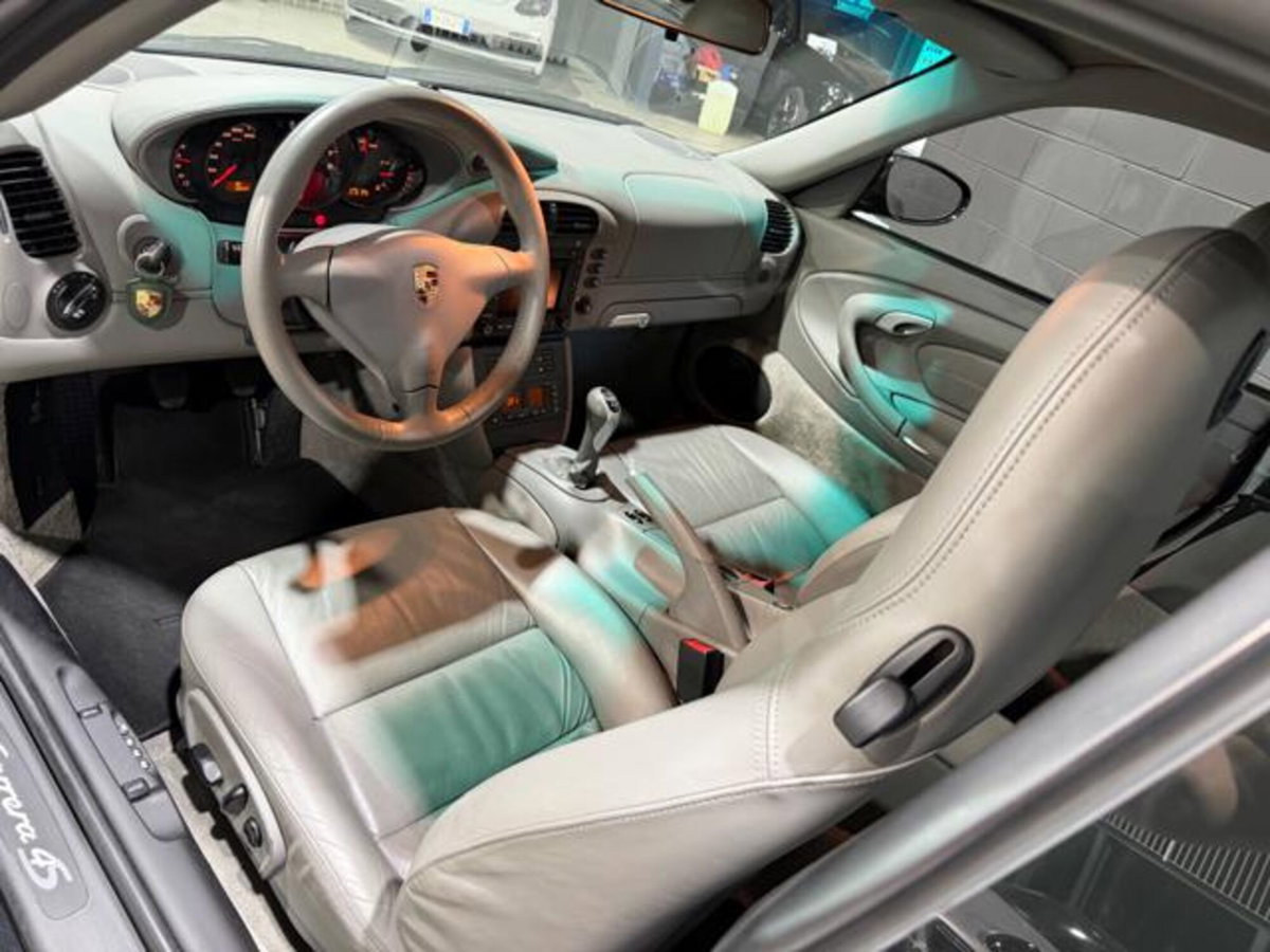 Porsche 911 Coupé Carrera 4S cat (12)