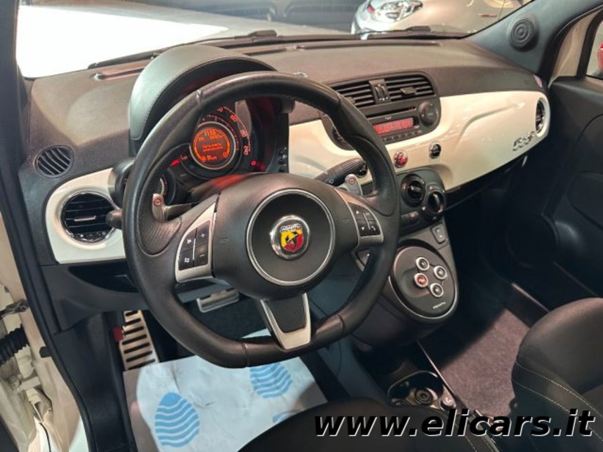 Abarth 500 Cabrio 1.4 Turbo T-Jet MTA (9)