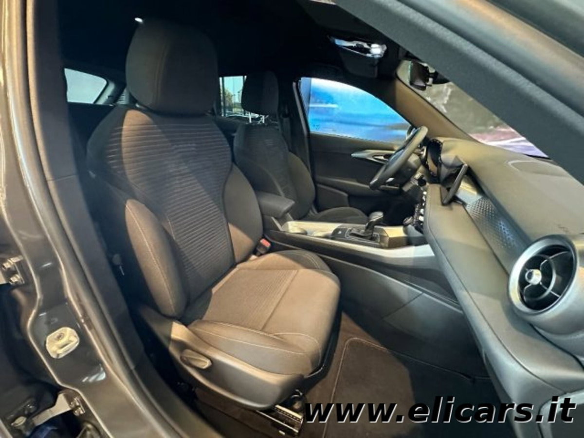 Alfa Romeo Tonale 1.5 hybrid Sprint 130cv tct7 (14)