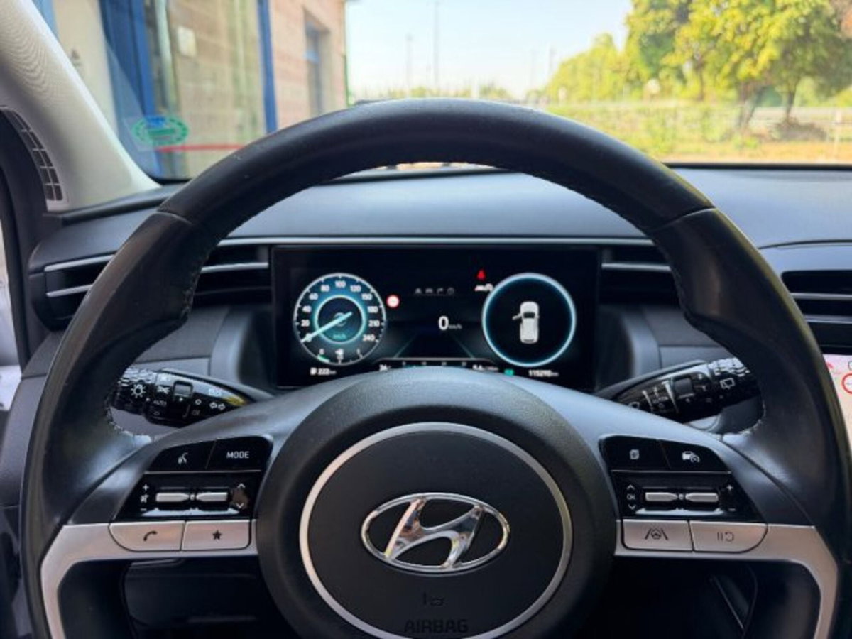 Hyundai Tucson 1.6 CRDi XLine (13)