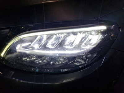 Mercedes-Benz Classe C 180 d Auto Sport (10)
