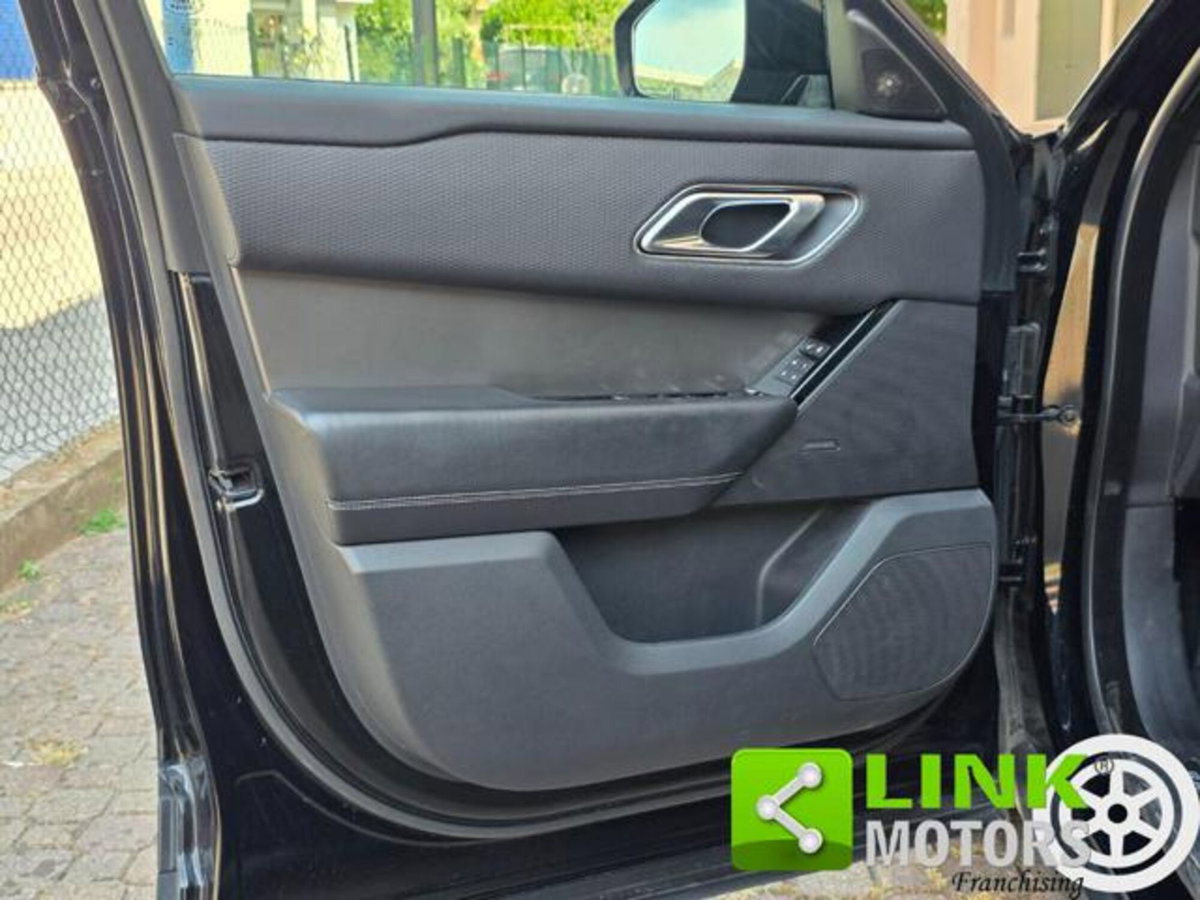 Land Rover Range Rover Velar 2.0D I4 180 CV (16)