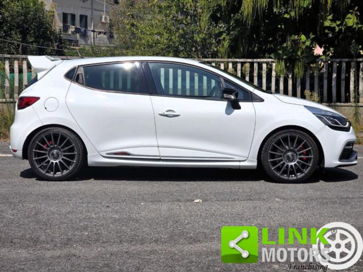 Renault Clio 1.6 T 220CV EDC Start&Stop 5 porte R.S. Trophy (10)