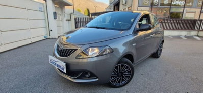 Lancia Ypsilon 1.0 FireFly 5 porte S&S Hybrid Ecochic Gold usata
