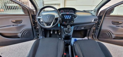 Lancia Ypsilon 1.0 FireFly 5 porte S&S Hybrid Ecochic Gold (8)