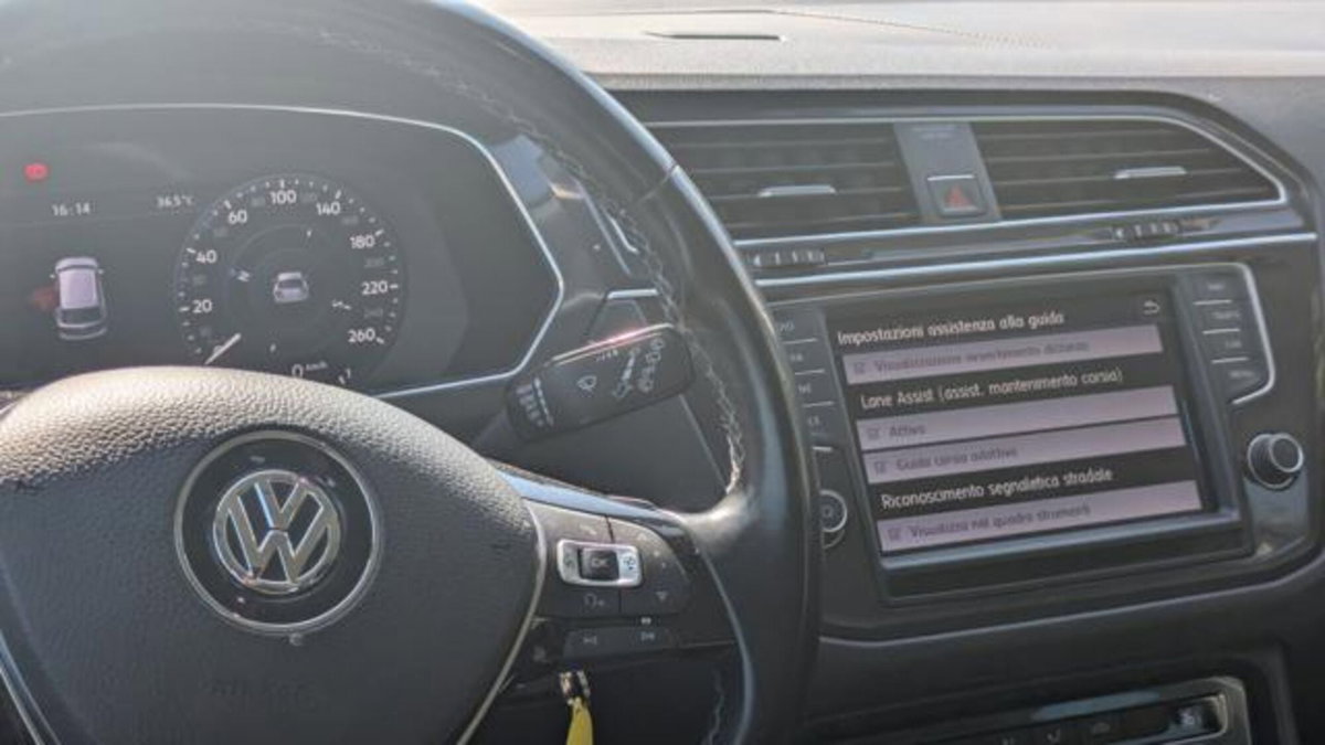 Volkswagen Tiguan 1.4 TSI 150 CV DSG Executive ACT BlueMotion Tech. (9)
