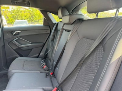 Audi Q3 35 2.0 tdi s-tronic (13)