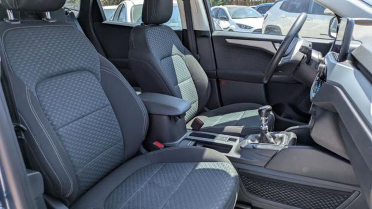 Ford Kuga 1.5 EcoBoost 120 CV 2WD (9)