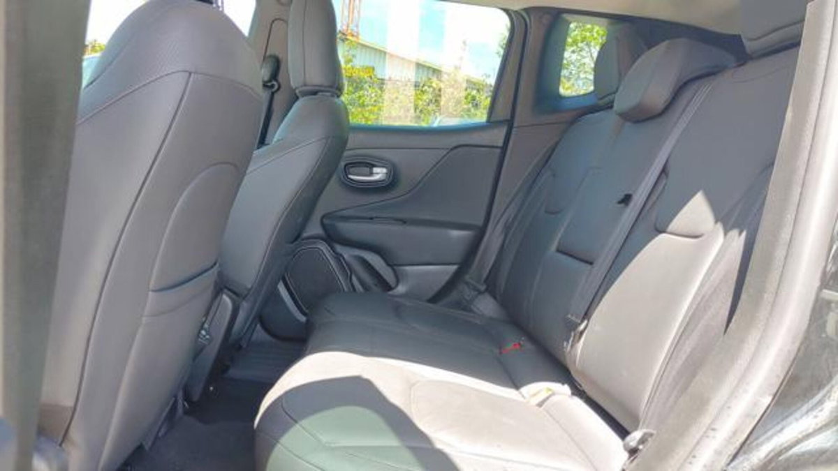 Jeep Renegade 1.5 Turbo T4 MHEV Limited (16)