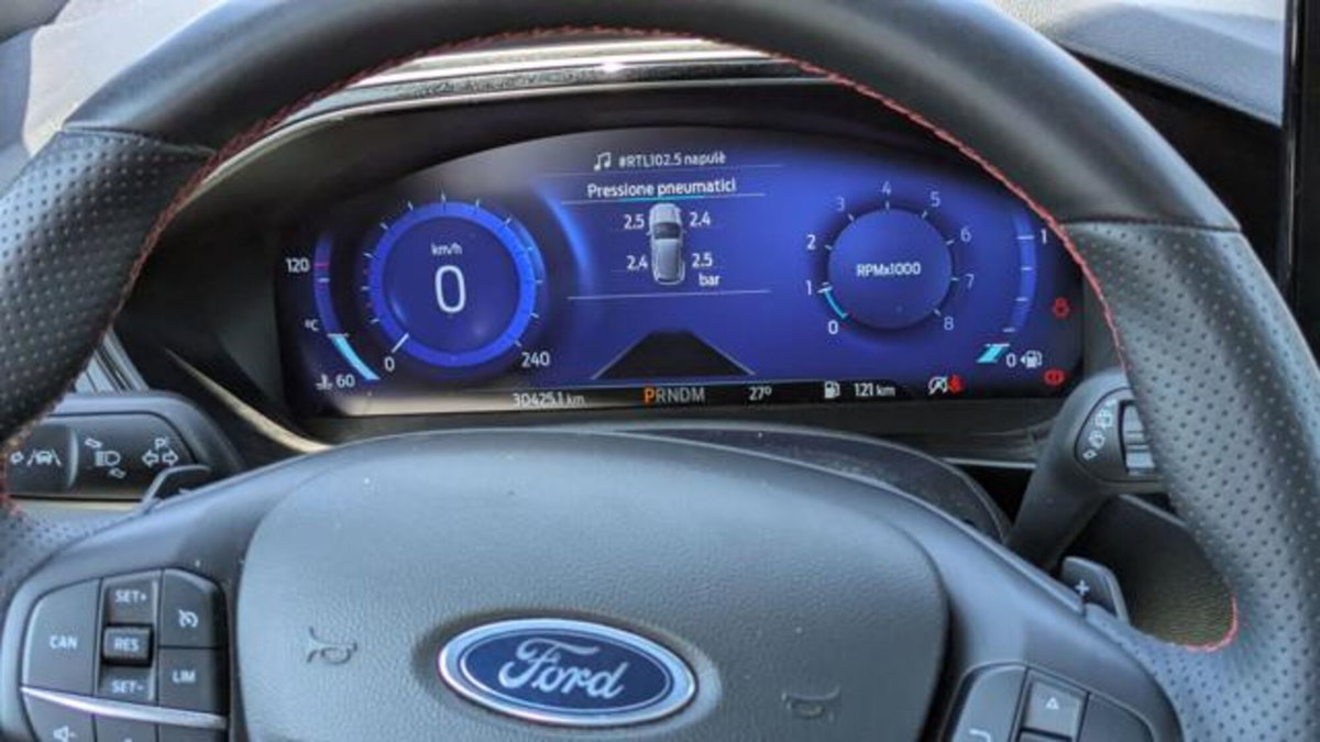 Ford Focus 1.0t ecoboost h ST-Line 155cv powershift (9)