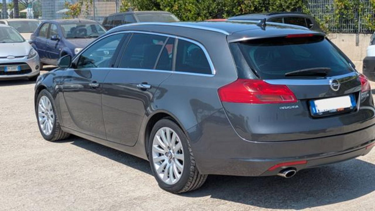 Opel Insignia Station Wagon CDTI 160CV ecoFLESports Cosmo (2)