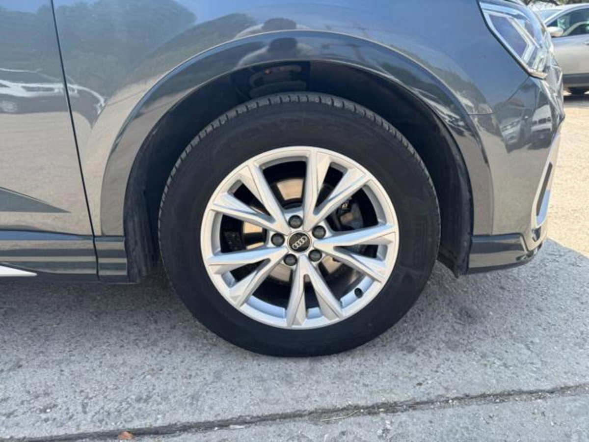 Audi Q3 35 2.0 tdi s-tronic (16)