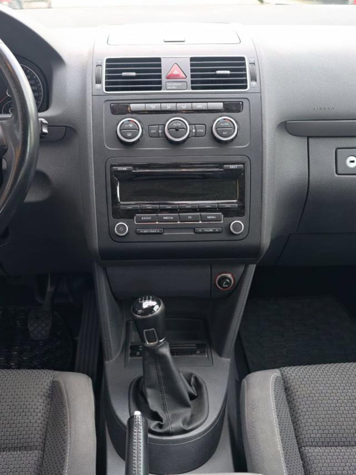 Volkswagen Touran 1.2 TSI Comfortline BMT (10)