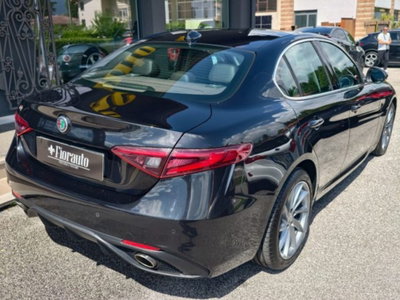 Alfa Romeo Giulia 2.2 Turbodiesel 210 CV AT8 AWD Q4 Veloce (3)