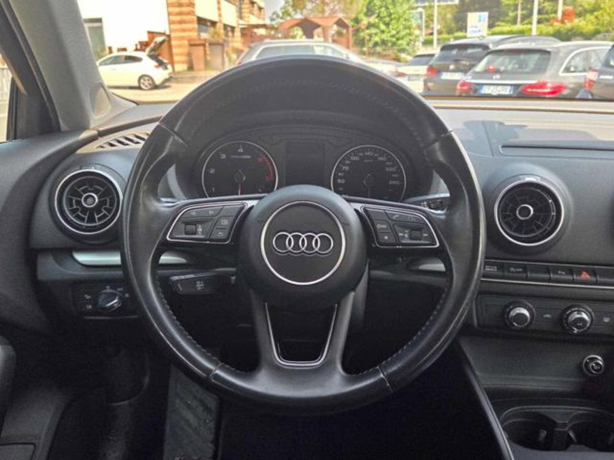 Audi A3 Sportback 1.6 TDI 116 CV Sport (9)