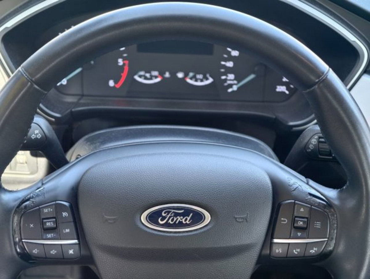 Ford Kuga 1.5 EcoBlue 120 CV 2WD Titanium (12)