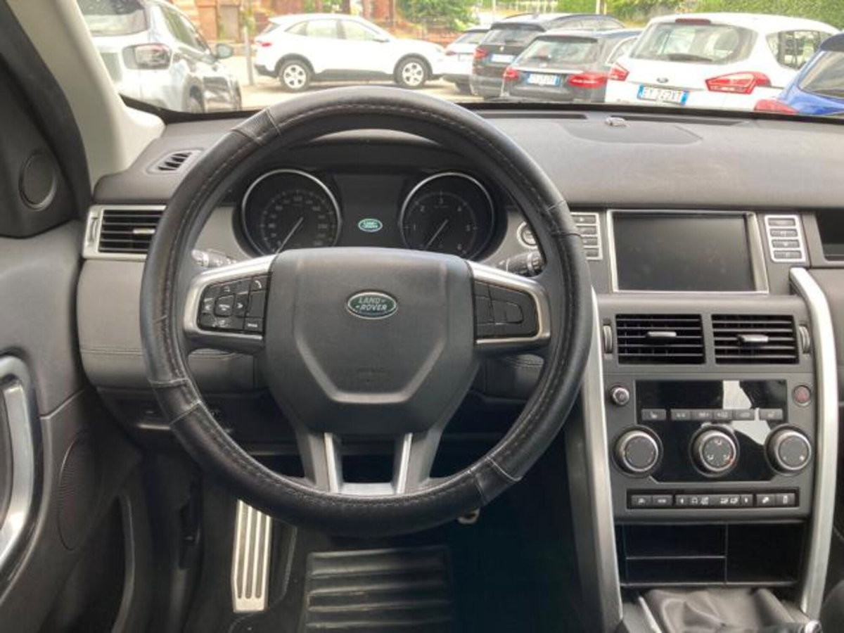 Land Rover Discovery Sport 2.0 TD4 150 CV Dark Edition (12)