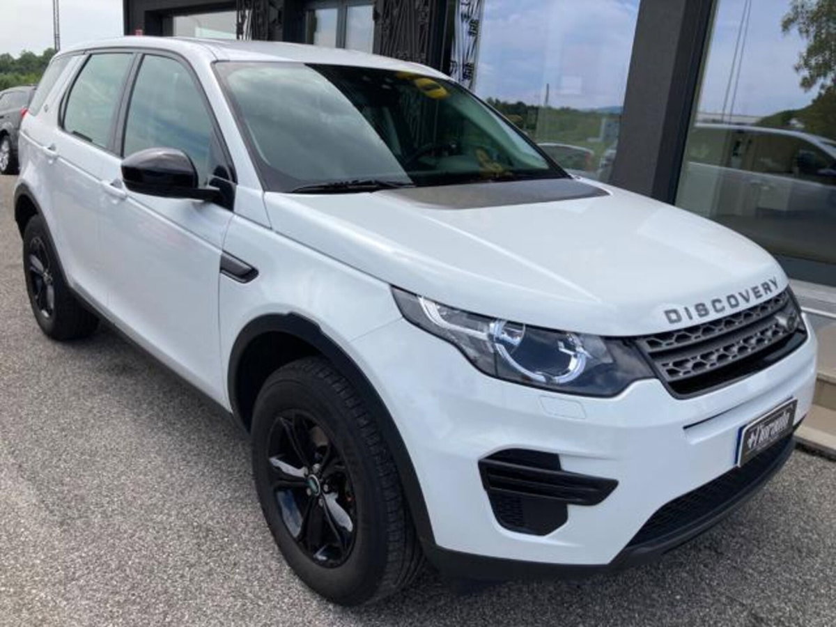 Land Rover Discovery Sport 2.0 TD4 150 CV Dark Edition (2)