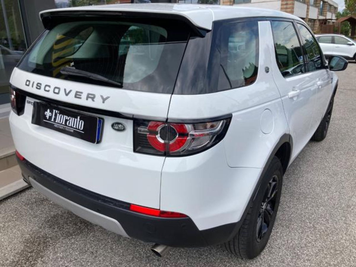 Land Rover Discovery Sport 2.0 TD4 150 CV Dark Edition (3)