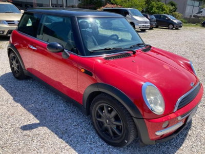 MINI Mini 1.6 16V Cooper (2)