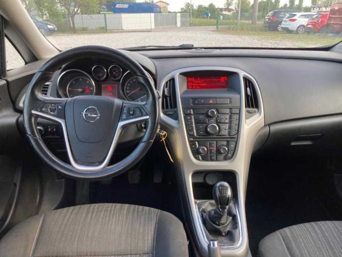 Opel Astra Station Wagon 1.7 CDTI 110CV Sports Cosmo (12)