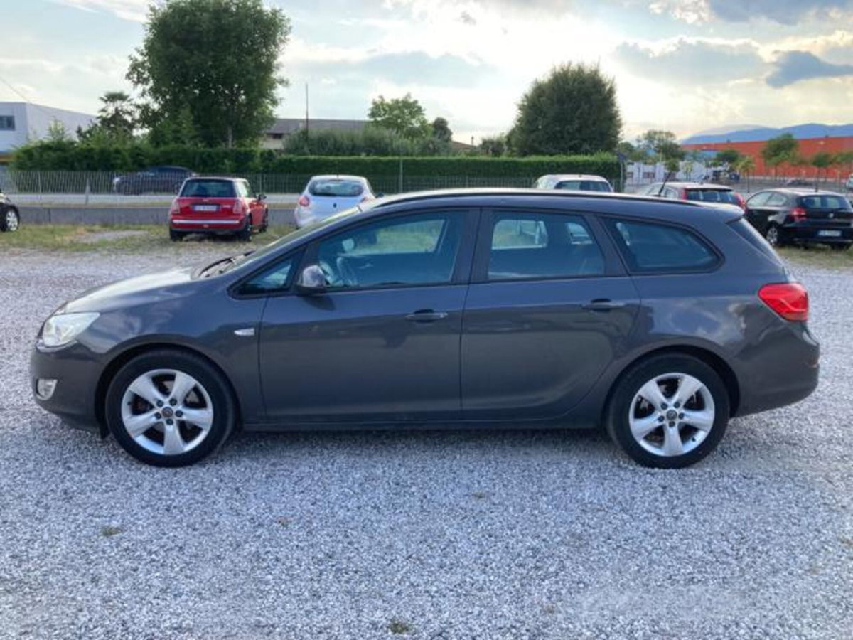 Opel Astra Station Wagon 1.7 CDTI 110CV Sports Cosmo (7)