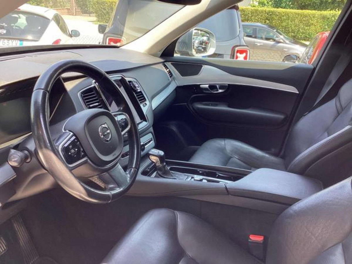 Volvo XC90 D5 AWD Geartronic 7 posti Inscription (8)