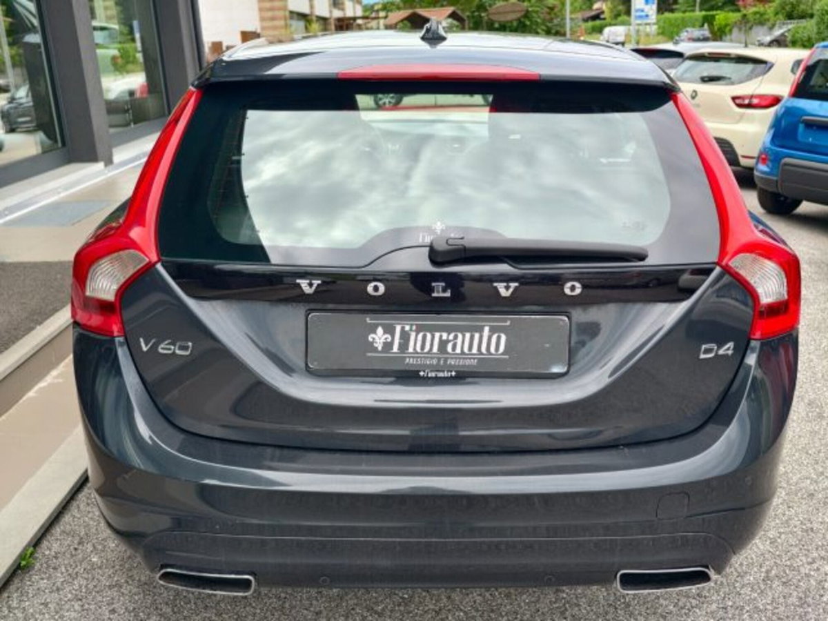 Volvo V60 D4 R-design Momentum (5)