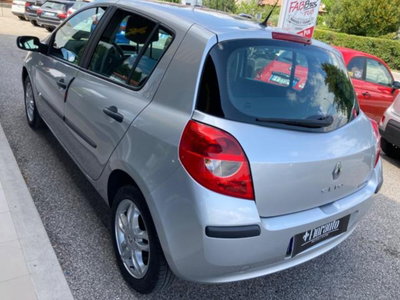 Renault Clio 1.4 16V 5 porte Dynamique (6)
